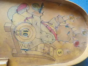 Vechi joc de pindball, din lemn, starea din poze, circa anii '50 - imagine 3