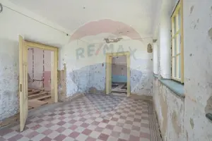 Fostă școală săsească semnată de Fritz Balthes – Bruiu, Sibiu - imagine 8