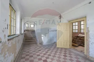 Fostă școală săsească semnată de Fritz Balthes – Bruiu, Sibiu - imagine 7