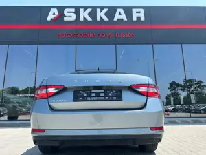 Skoda Superb - imagine 6