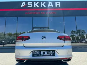 Volkswagen Passat - imagine 6