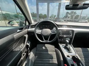 Volkswagen Passat - imagine 10