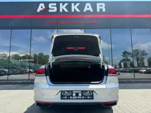 Volkswagen Passat - imagine 7