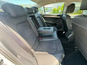 Volkswagen Passat - imagine 18