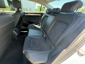 Volkswagen Passat - imagine 16