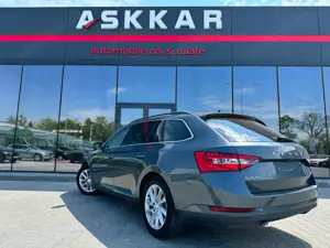 Skoda Superb - imagine 7