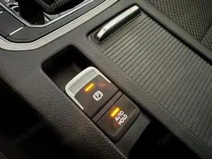 Volkswagen Passat - imagine 15