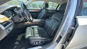 BMW Seria 7 - imagine 13