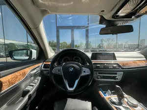BMW Seria 7 - imagine 10