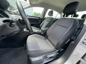 Volkswagen Passat - imagine 16