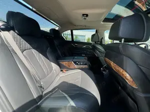 BMW Seria 7 - imagine 17