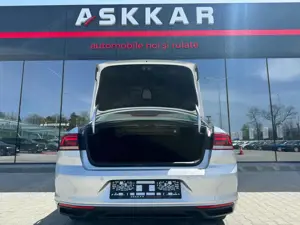 Volkswagen Passat - imagine 7