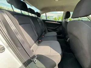 Volkswagen Passat - imagine 19