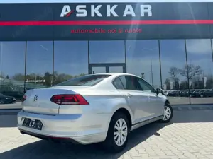 Volkswagen Passat - imagine 5