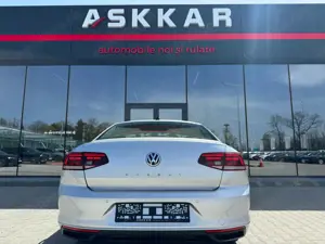 Volkswagen Passat - imagine 6