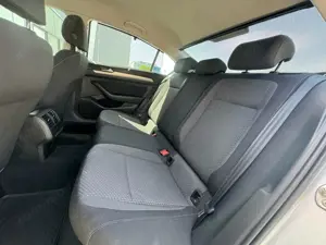 Volkswagen Passat - imagine 13
