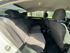 Volkswagen Passat - imagine 14