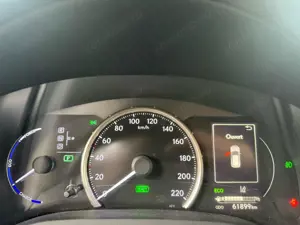 Lexus CT 200h - imagine 11