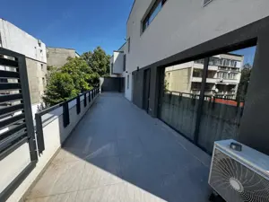 AP 4 CAMERE CU TERASĂ 83,6 MP | BLOC NOU 2020 CU LIFT | ETAJ 2/3 BULEVARD - imagine 2