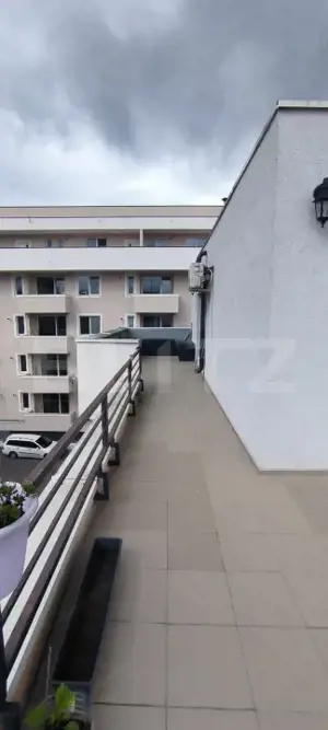 Apartament cu 3 camere, 63 mp utili, terasa de 88 mp, zona Cetatii - imagine 2