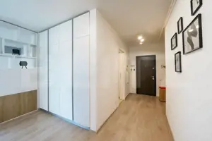 Apartament cu 2 camere , 57 mp, în zona BMW - imagine 2
