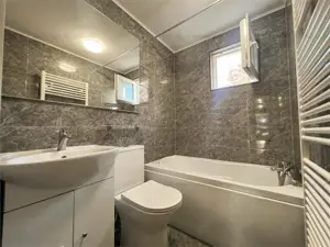 Casa cocheta 2 camere si curte superba Harman - imagine 8