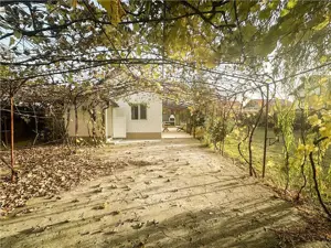 Casa cocheta 2 camere si curte superba Harman - imagine 9