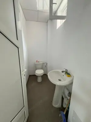 Inchiriem SPATIU COMERCIAL (birou, cabinet, banca, farmacie, salon) - imagine 4