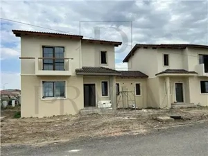 Duplex despartit prin camera tehnica - 2 dormitoare - 2 bai - zona foarte buna !