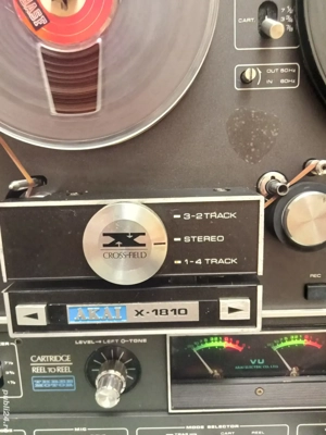 magnetofon Akai X1810