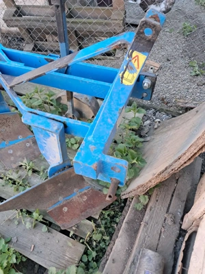 Plug ptr tractor 25-40 Cp  ca și nouă  - imagine 5
