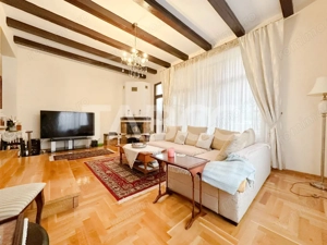 Casa individuala in stil rustic curte 450 mp in zona Belvedere