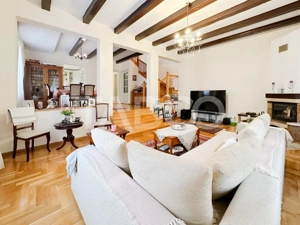 Casa individuala in stil rustic curte 450 mp in zona Belvedere