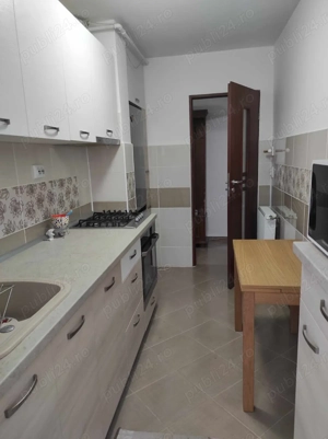 Apartament 3 camere Astra-Brasov - imagine 2
