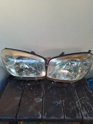 Faruri Toyota RAV4 an 2004