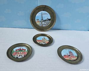 Set patru farfurii din alamă, decorate