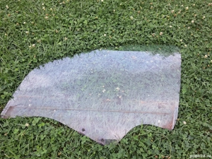 Geam Dacia Duster fata stanga (sofer)