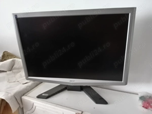 Monitor Asus 51cm.