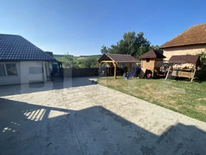 Casa familială în suprafață de 196 mp în localitatea Popeni  - imagine 3 Casa familială în suprafață de 196 mp în localitatea Popeni  - imagine 3