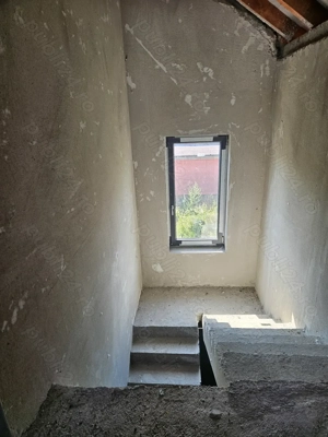 Vand in Santana de Mures,aproape de Unirii,doua case duplex,parter și etaj, în rosu,teren 2 375 mp.  - imagine 8