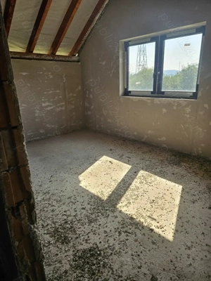 Vand in Santana de Mures,aproape de Unirii,doua case duplex,parter și etaj, în rosu,teren 2 375 mp.  - imagine 7