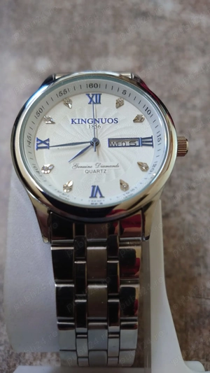 Ceas barbatesc ,  Cristalele care indica ora 