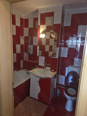 Inchiriez apartament - imagine 3 Inchiriez apartament - imagine 3