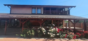 Casă mobilată cu livadă, curte pavată și terasă mare, Sărulești Gara, 1250 mp teren, lângă A2