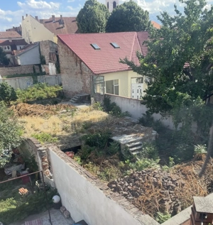 Vând teren cu fundație și demisol ultracentral 377 mp