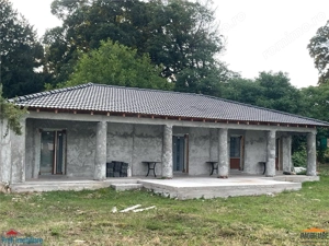 Casa in Paulis-Baratca la Parter cu deal in spate