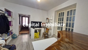 Casa Rogerius singur in curte, amenajata in doua apartamente - imagine 6