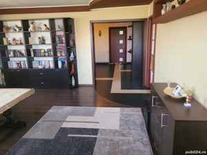 Închiriez apartament cu 3 camere 