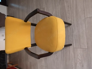 Vând scaune 4bucati 250 lei.Bacau nr tel  