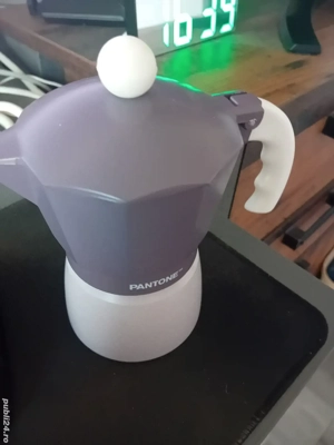 cafetiera moka pantone albastru 300 ml noua pentru aragaz 